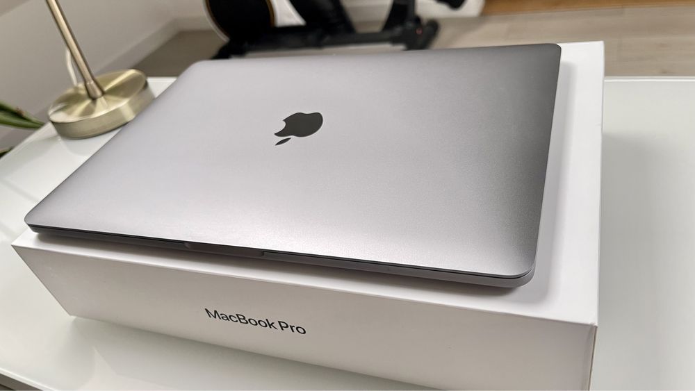 Apple MacBook Pro z 2020 jak nowy !