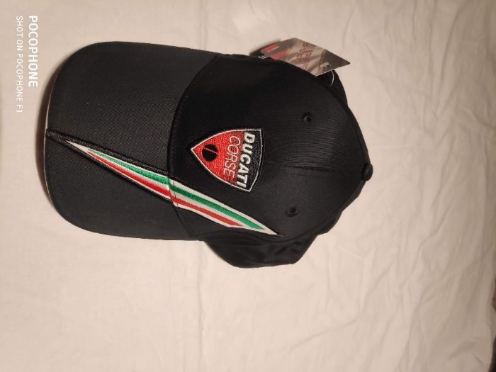 Czarna czapka z daszkiem Ducati Corse