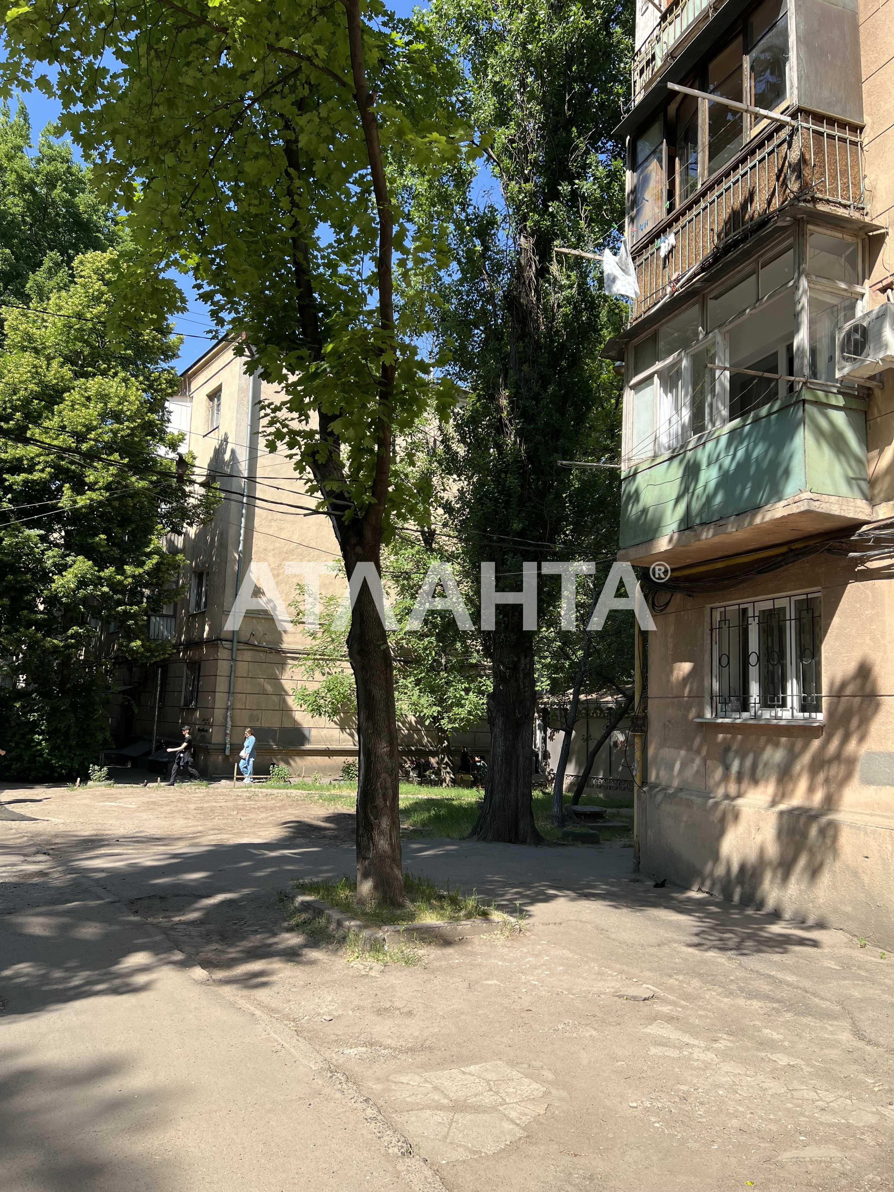 Срочная продажа квартира Фонтан средний этаж