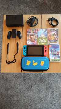 Konsola Nintendo Switch + 4 gry + Etui + stan bardzo dobry