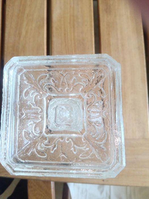 Faiança, porcelana, vidro e cristal antigos