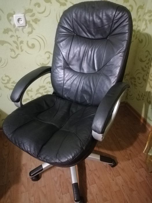 Продам кожаное кресло
