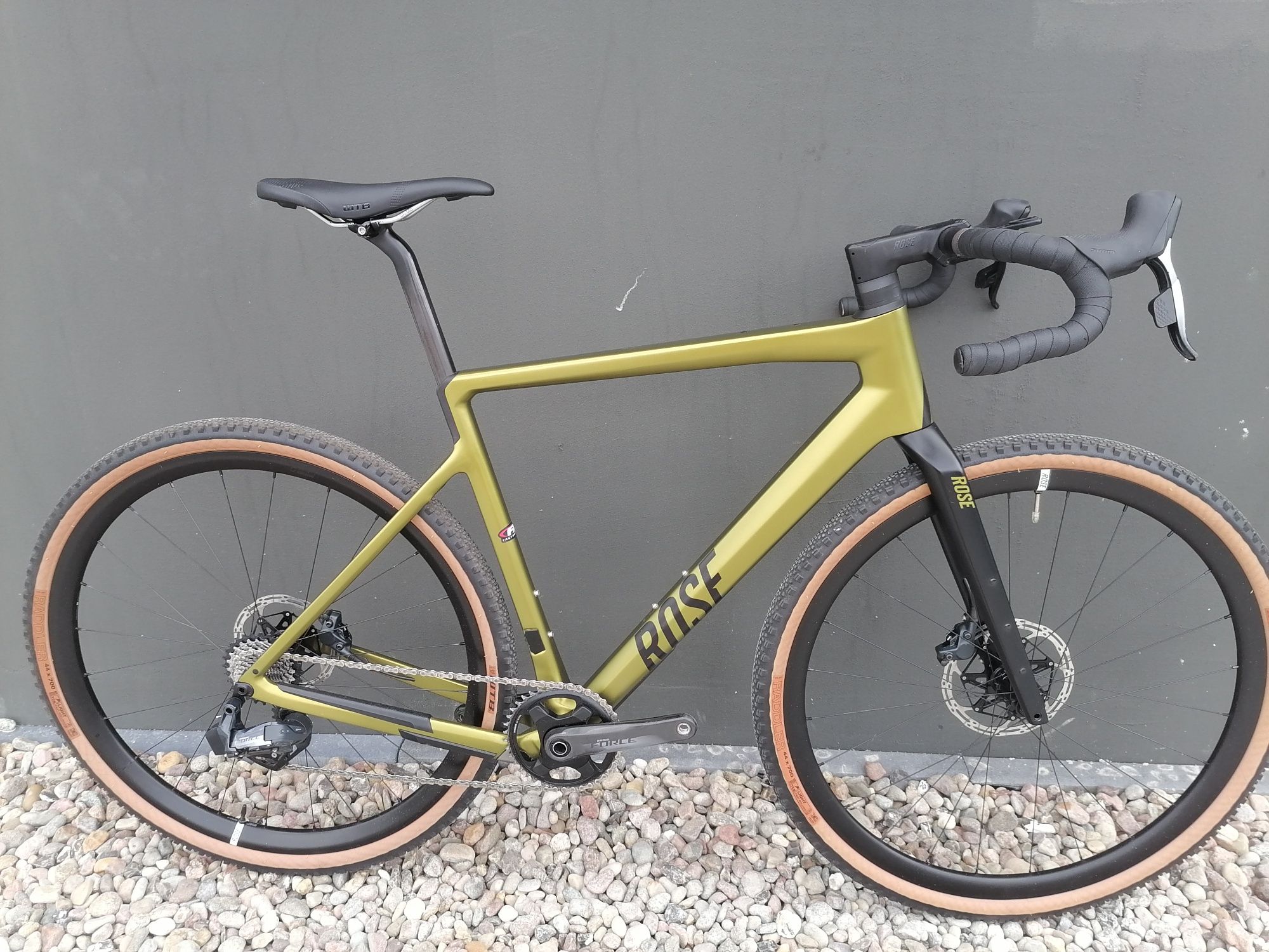 Rower carbon Gravel ROSE backroad sram FORCE. Elektryczne.