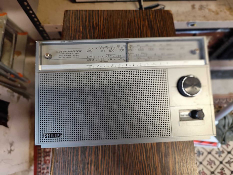 Rádio Phillps AM/MW e, SW.