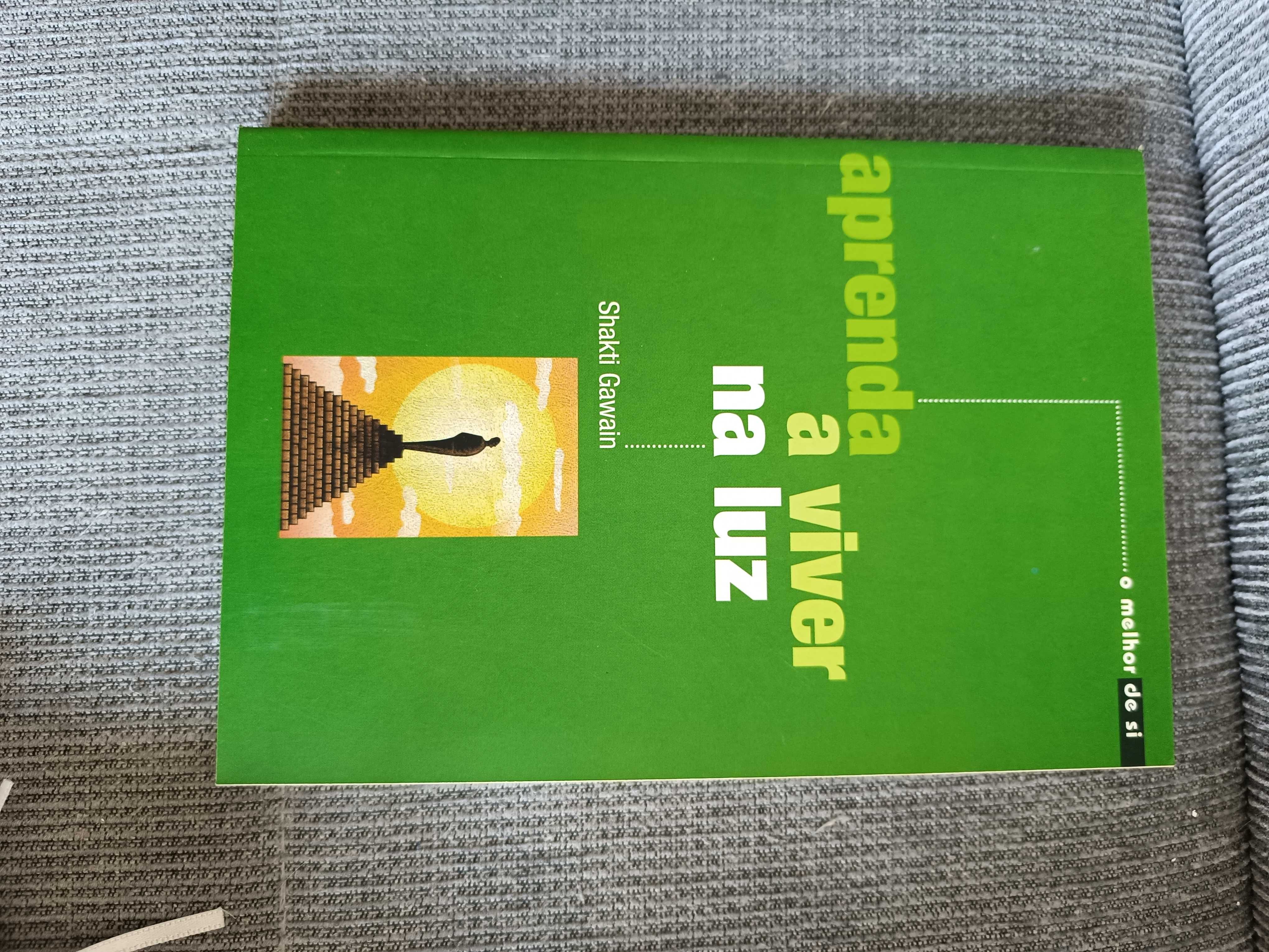 Livros em bom estado,para desocupar