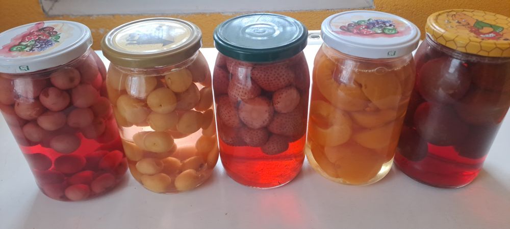 Kompoty 0,9 l różne