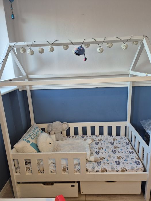 Piękne łóżko dziecięce DOMEK