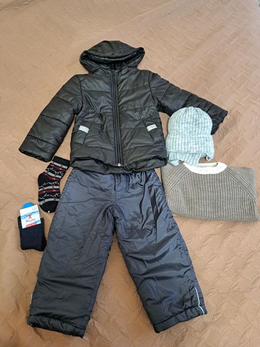 Безкоштовно відам набір одягу на вік 1-2 роки