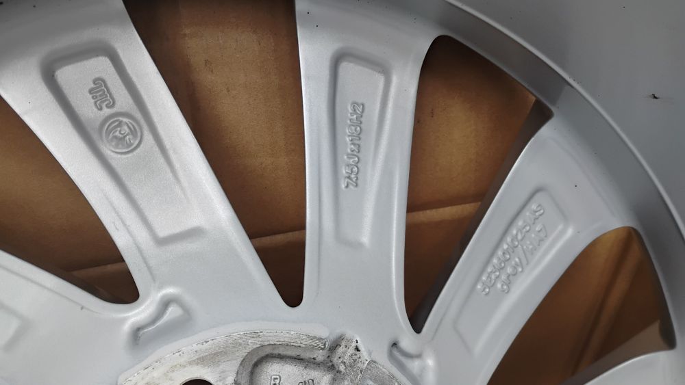 Felgi Skoda 18 Octavia IV 5E3 ET48 7,5J VW 5x112