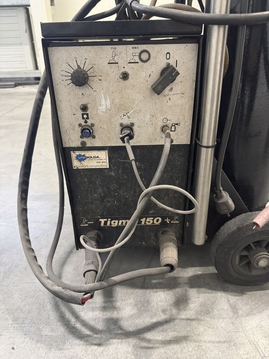 Máquina de soldar TIG Unisolda TigM 150+ com botija, carrinho e tocha