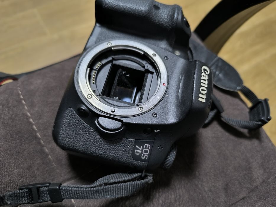 Продам Canon EOS 7D — цифровой зеркальный фотоаппарат