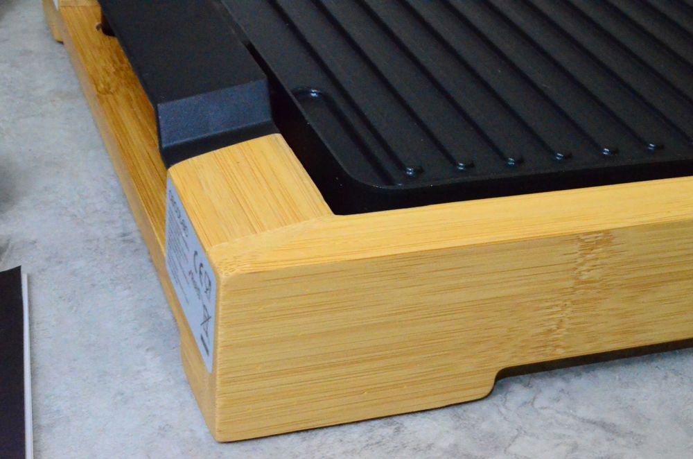 Grill elektryczny Cecotec 2000W podstawa bambus