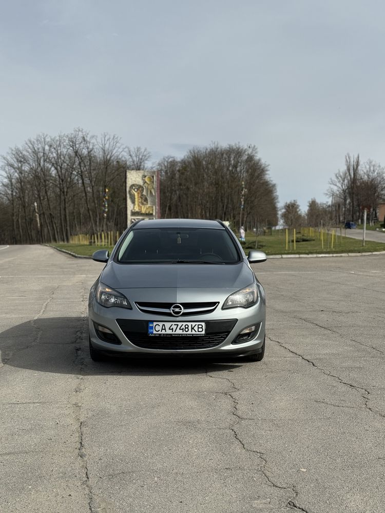 Opel Astra J rest 2013 1.7