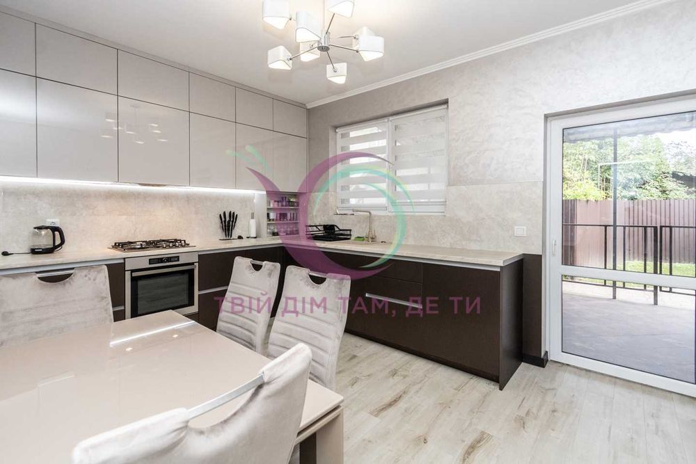 Новий ТОП Особняк з ремонтом Готовий до заїзду, в місті район Велмарт