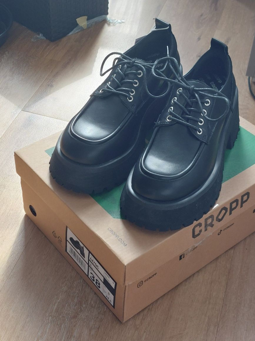 Nowe buty czarne cropp 647DC