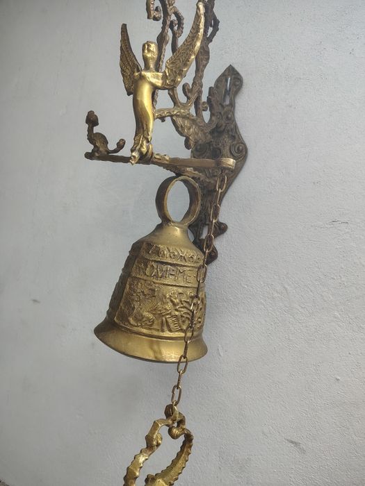Mosiężny dzwon ścienny