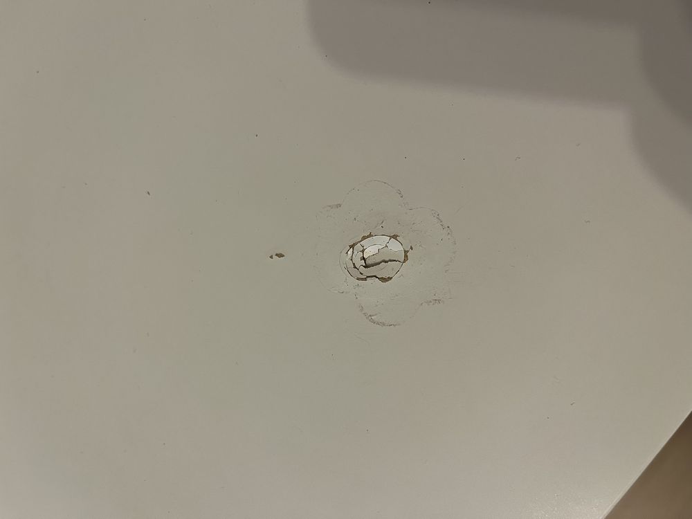 Biale biurko Ikea