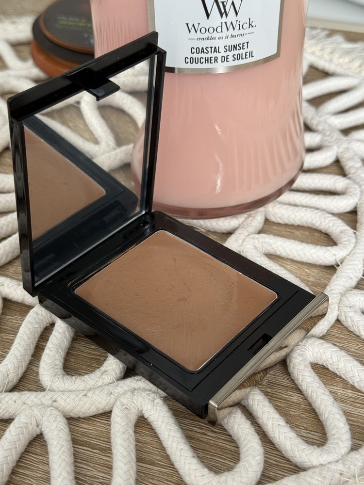 Bronzer Danessa Myricks