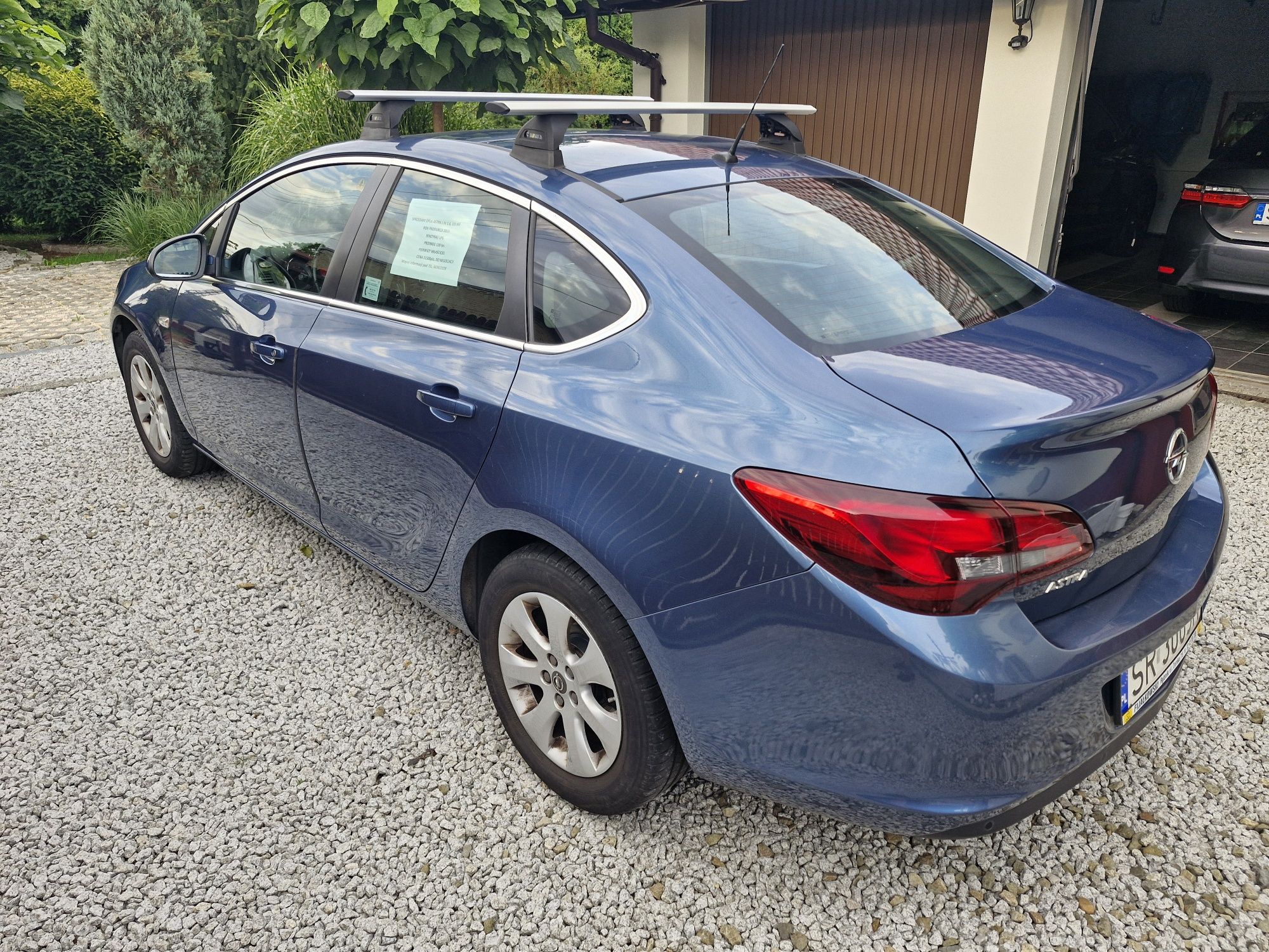 Sprzedam Opel Astra J/IV sedan