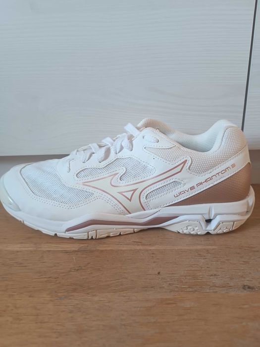 Sprzedam buty do piłki ręcznej damskie