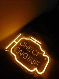 Nowy neon check engine, duży neon