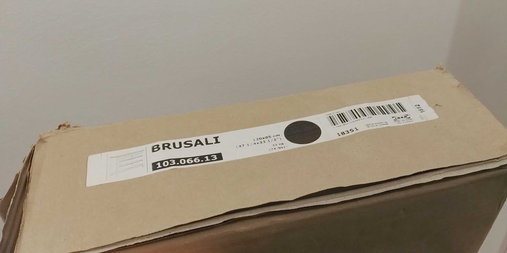 Estante NOVA com prateleiras em madeira Modelo BRUSALI/IKEA (na caixa)