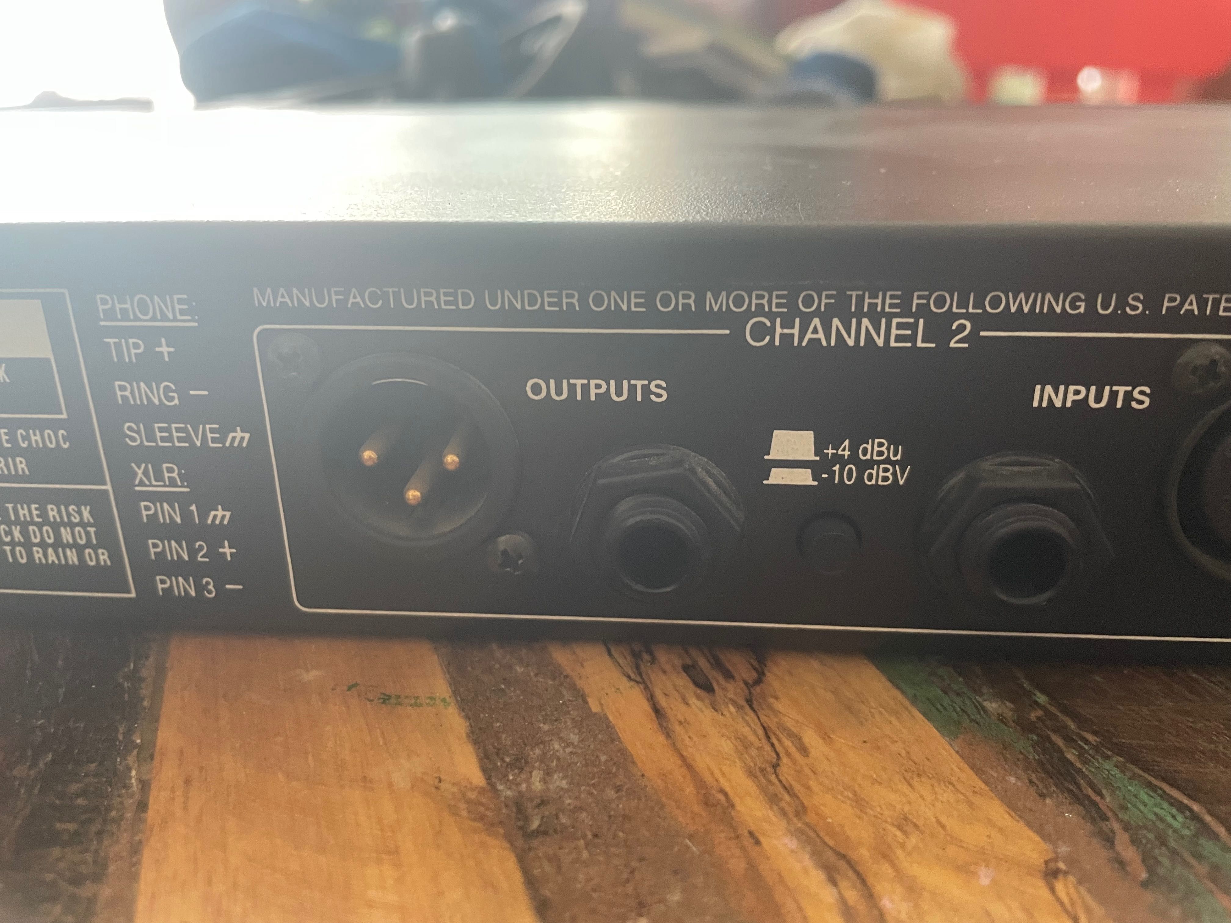 Compressor/limiter/gate dbx 166XL
