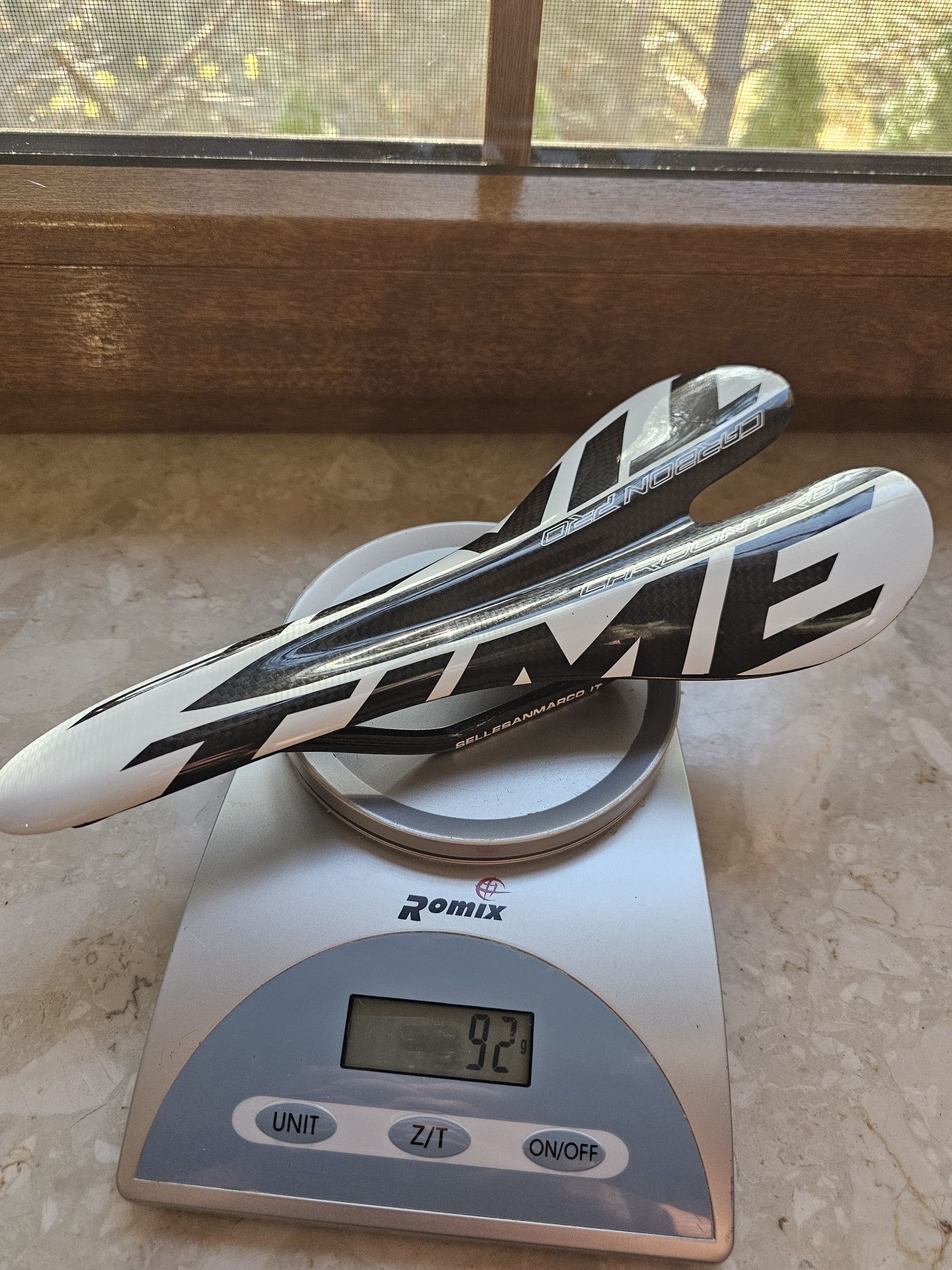 Siodełko rowerowe 100% carbon