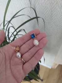Niebieskie kolczyki z perłą