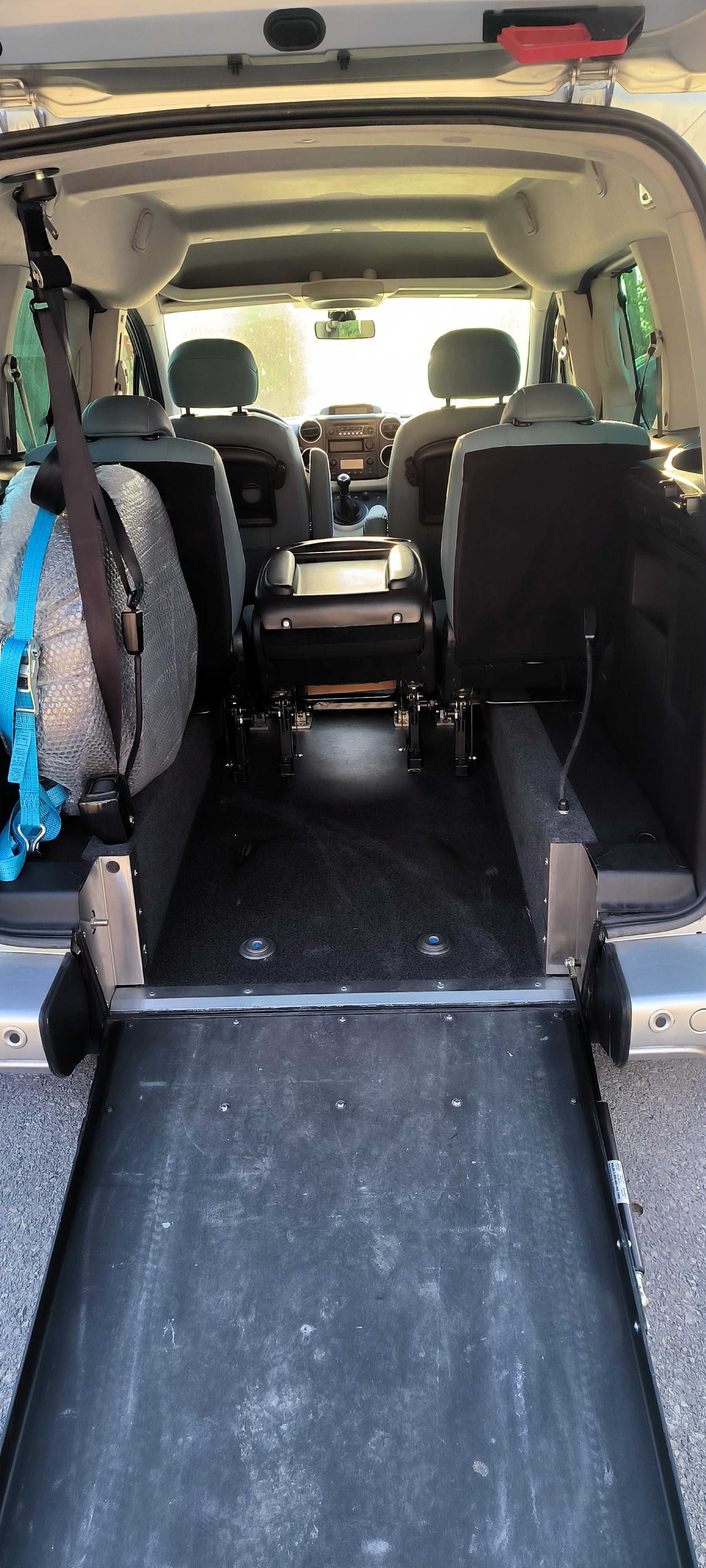 Citroën Berlingo 1.6 HDi 5 Lugares ou 4 Lugares + Cadeira de Rodas