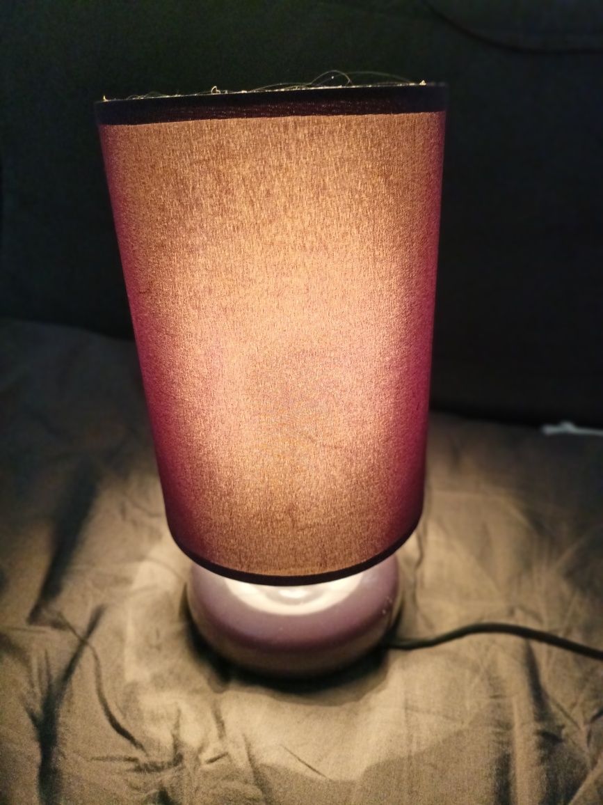 Fioletowa lampka nocna