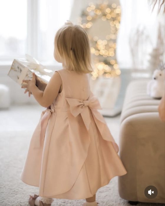 Святкова сукня для дівчинки