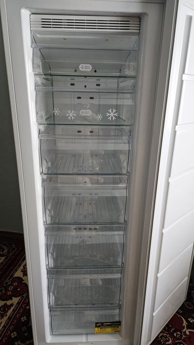 Морозильна камера Zanussi
