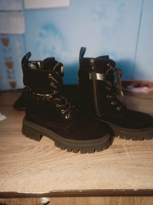 Продам замшевые сапоги