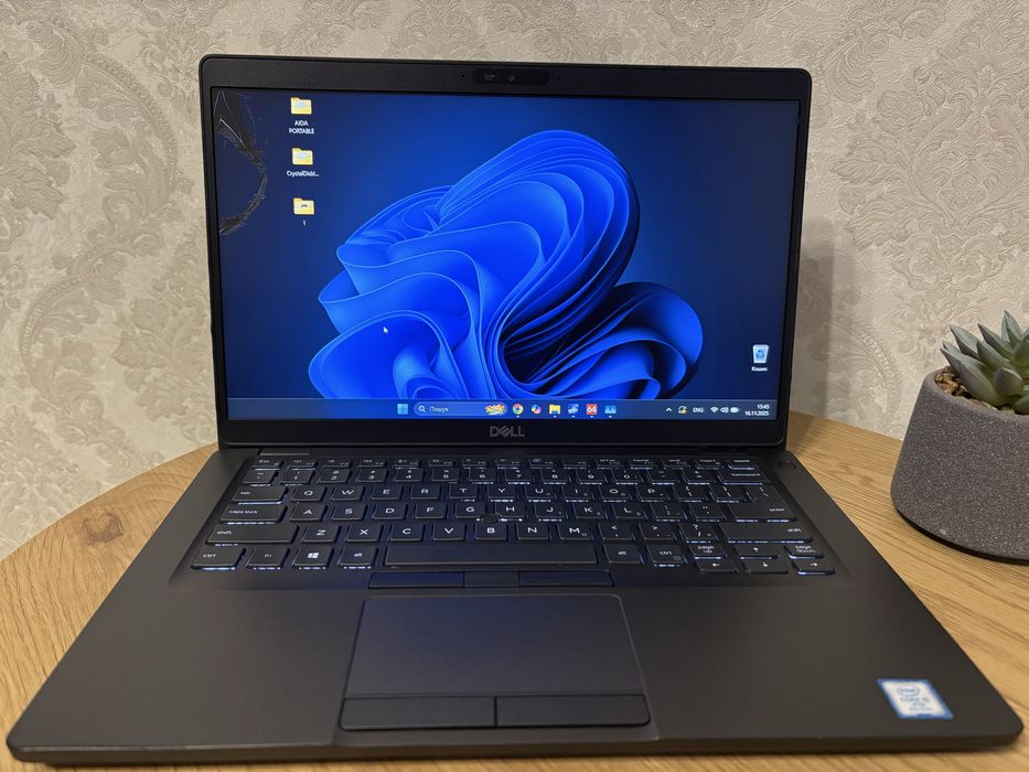 Ноутбук Dell 5400 14" FullHD IPS/i5-8365/підсвітка. З нюансом