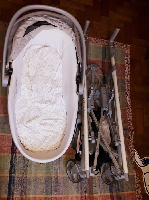 Trio Chicco Carrinho de bébe, alcofa e ovo