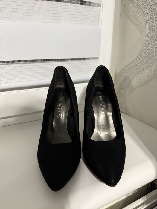 Туфлі на каблуку чорні 35 розмір