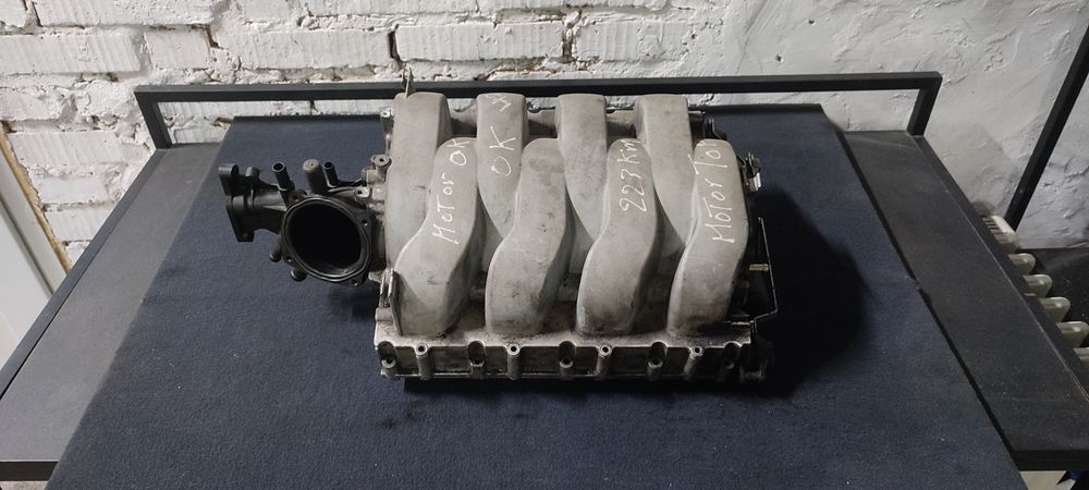 Впускний колектор 4.2fsi Ауді А6 С6 079133185AD 7.00345.08 колектор