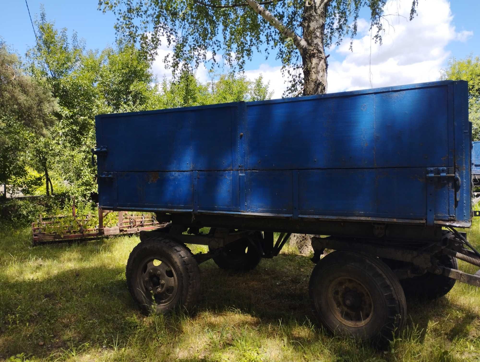 Причіп тракторний 2ПТС-4 на крузі