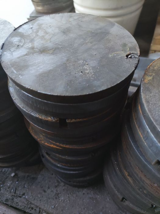 Продам блины стальные, стальной круг, труба, швеллер.