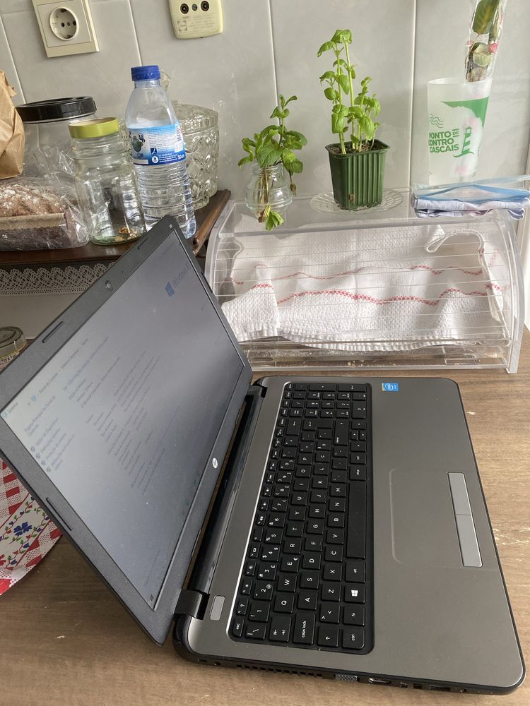 Portátil HP 250 G3 Notebook PC