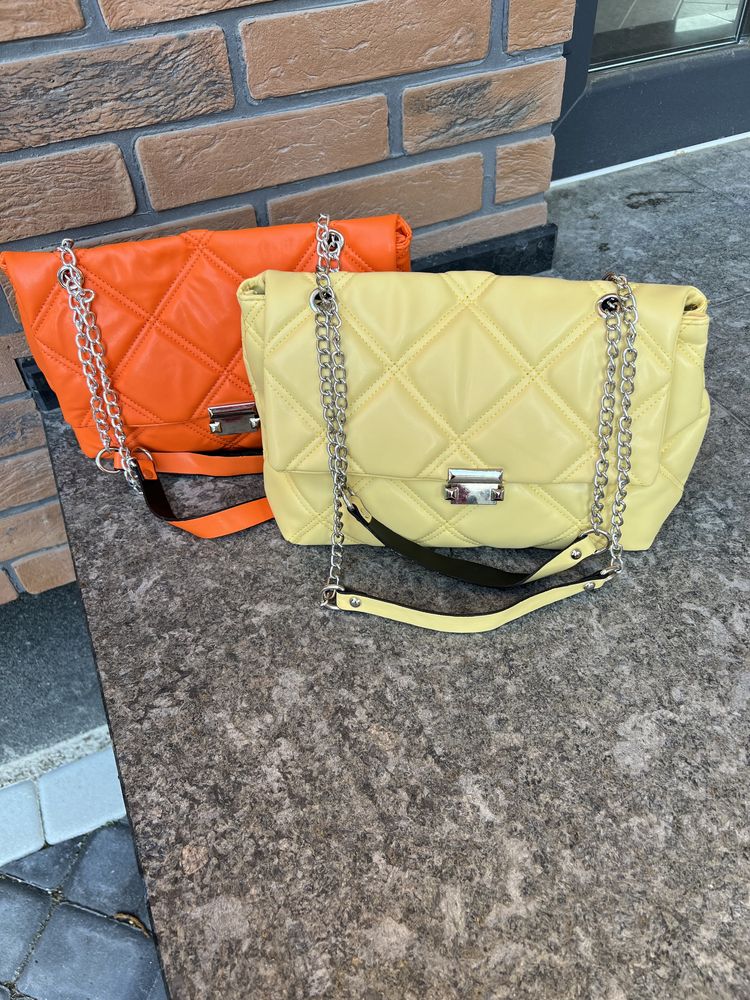 Жіночі стильні сумочки літніх кольорів