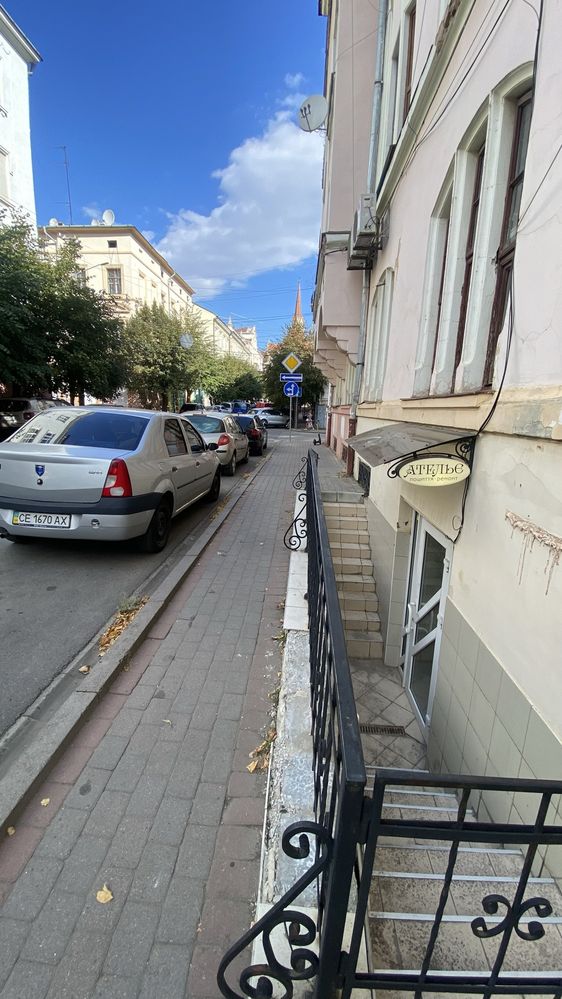 Продаж; приміщення; центр; фасад;