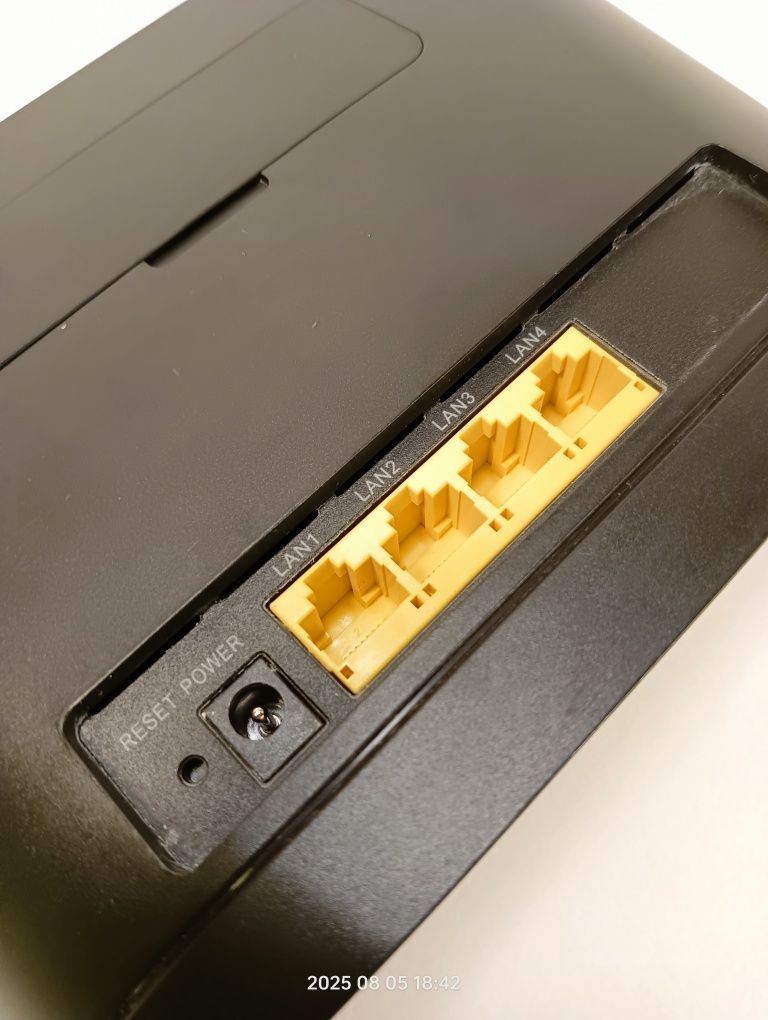 Router na kartę SIM LTE 4G WiFi internetHuawei model do komputera lapt