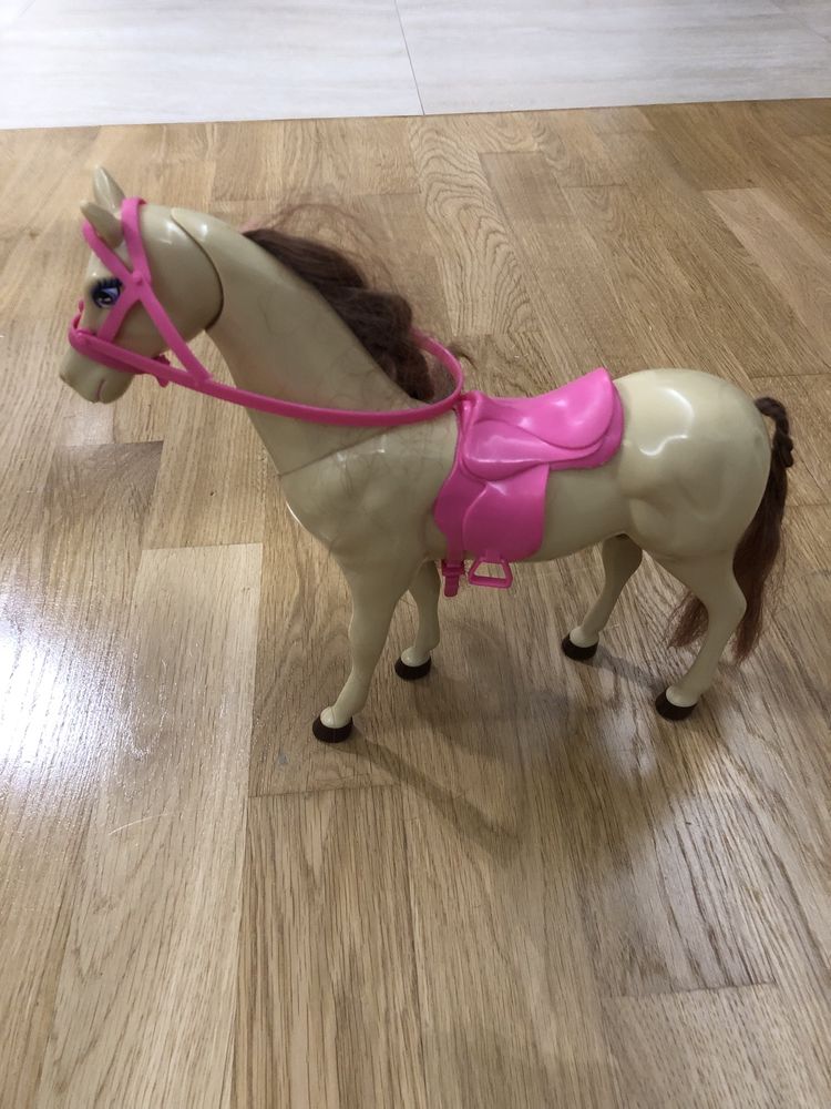 Konik dla lalki Barbie