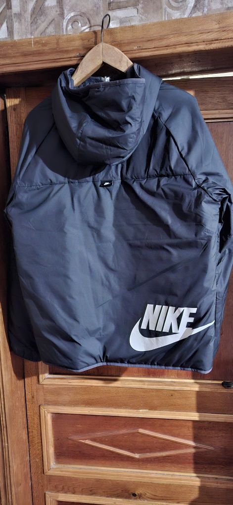 Продам Оригинал. Куртка мужская NIKE Sportswear  Therma-Fit.