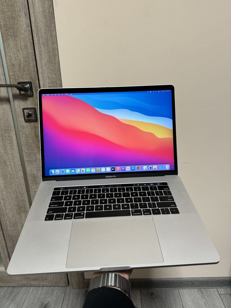 Macbook pro 15 2016 core i7 2.9ghz 16/512gb amd pro 460 4gb