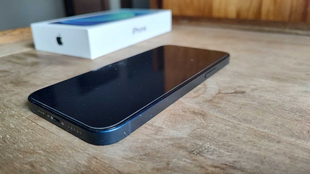 iPhone 12 128GB 5G - bardzo dobry stan + szkło hartowane + etui