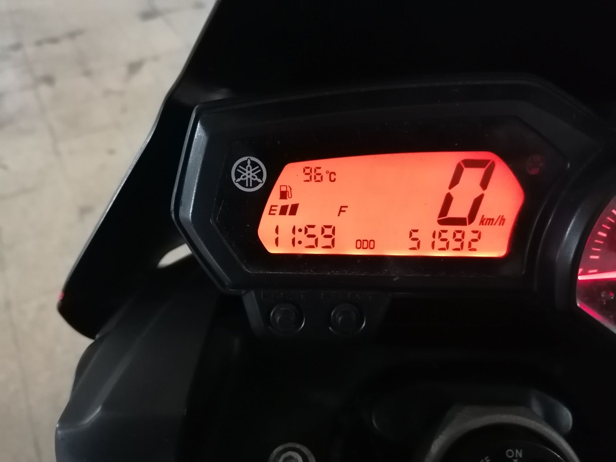 Yamaha XJ6 2010 Akaprovik