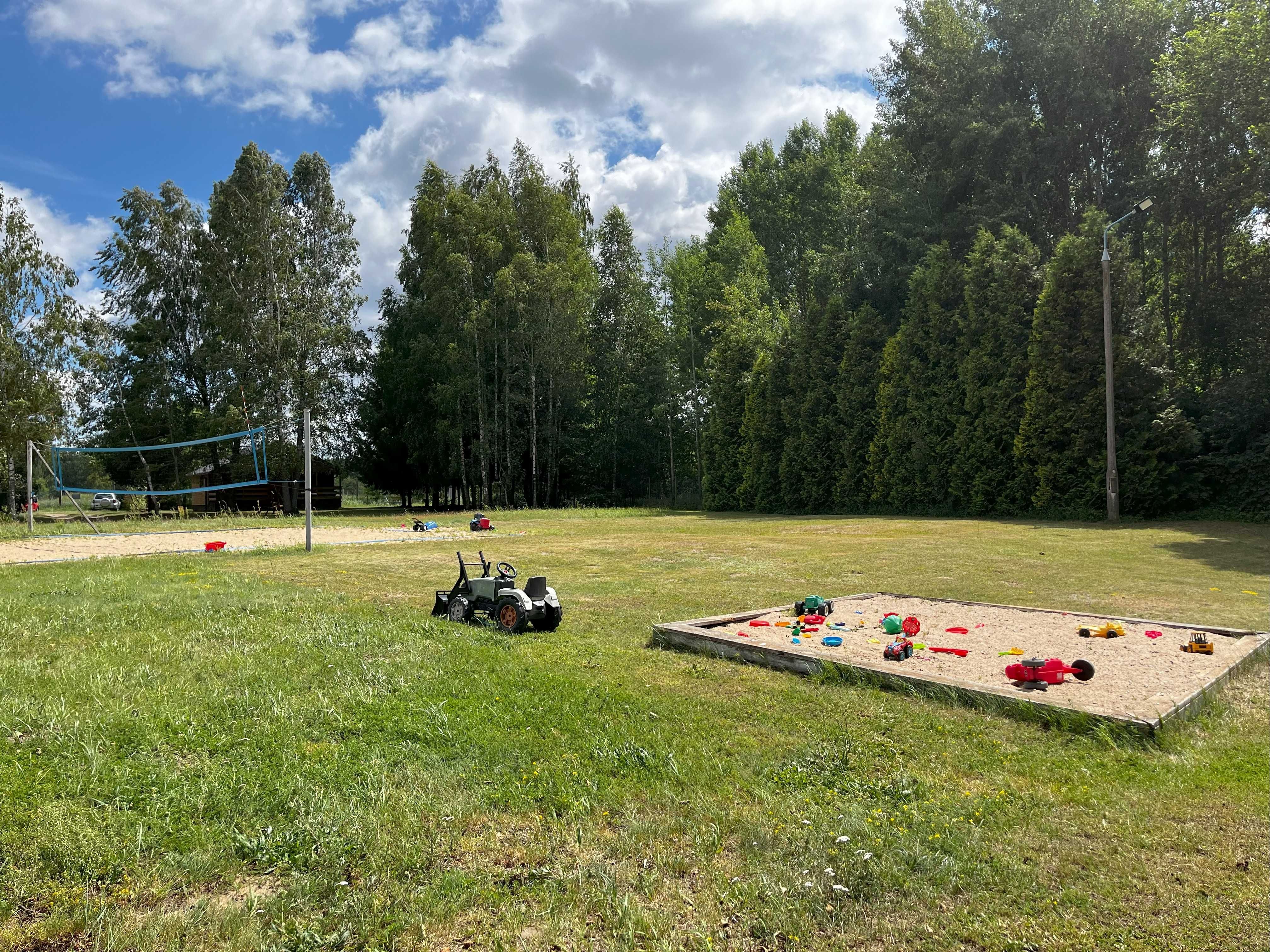 Domek w Pierkunowie z linią brzegową Jez. Kisajno